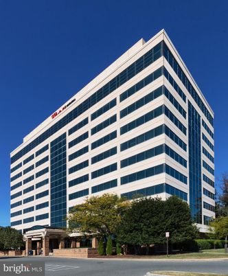 Exterior, Facade, Highrise