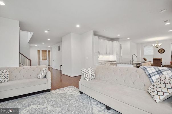 Chandelier, Dining room, Interior, Living room, Recessed Lighting, Wood Texture Flooring