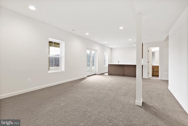 Empty room, Interior, Recessed Lighting