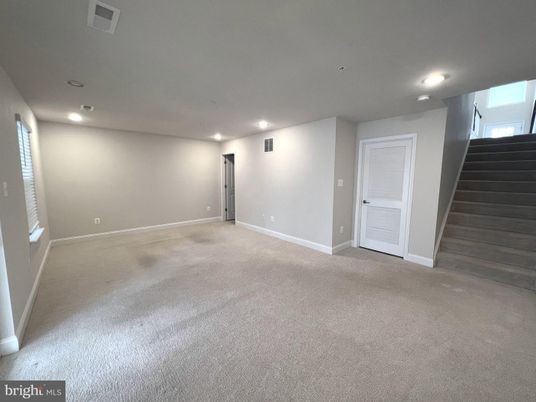 Empty room, Interior, Recessed Lighting