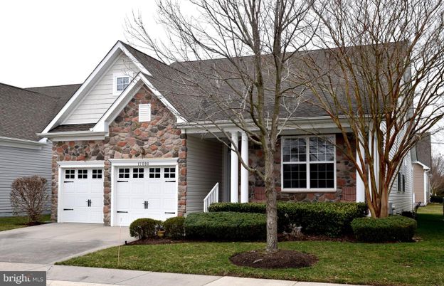 Attached, Exterior, Facade, Ranch