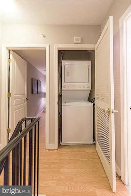 Interior, Utility Closets, Washer, Wood Texture Flooring