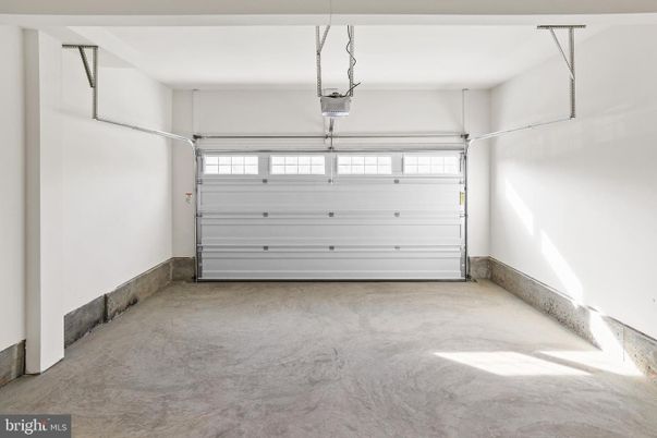 Garage, Interior, Pendant Lights