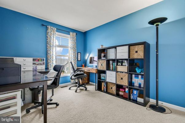 Home Office, Interior