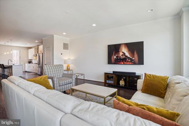Interior, Kitchen, Living room, Pendant Lights, Recessed Lighting, Wood Texture Flooring
