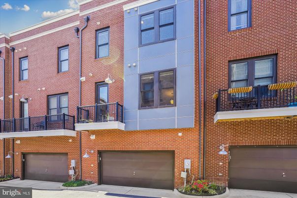 Attached, Exterior, Facade, Brick Facade, Rowhouse