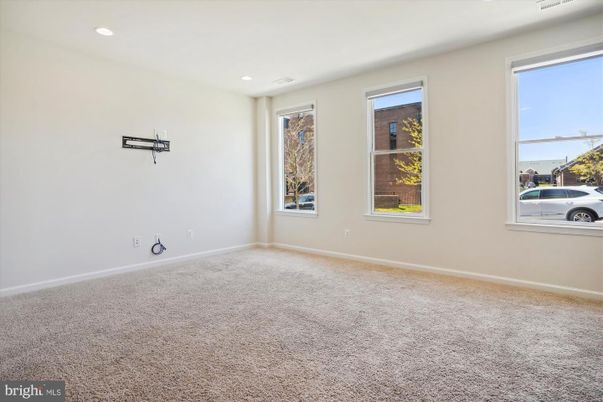 Empty room, Interior, Recessed Lighting, Washer