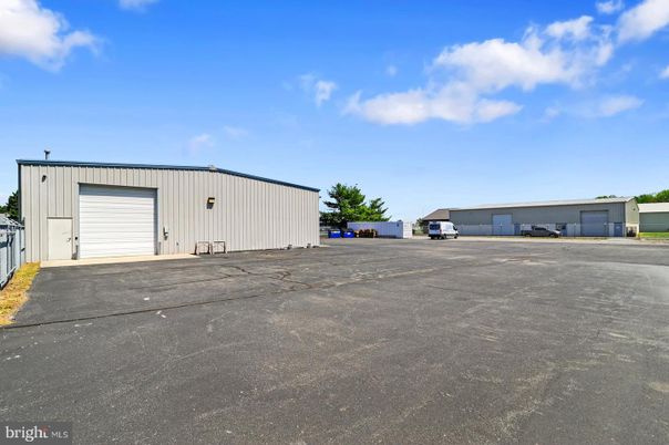 Detached Garage, Exterior