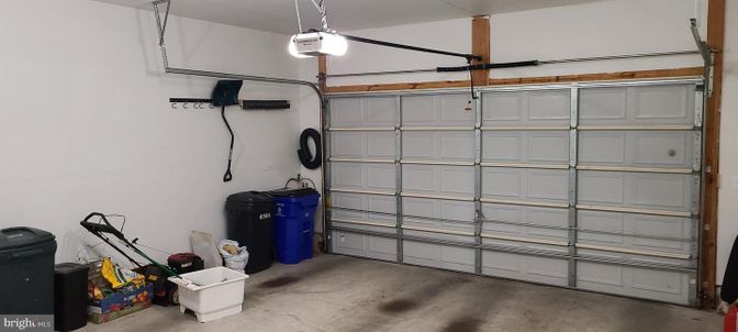 Garage, Interior