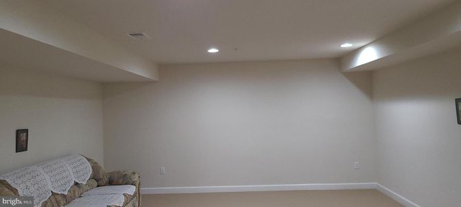 Empty room, Interior, Recessed Lighting