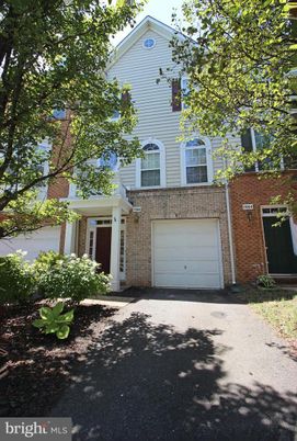 Attached, Exterior, Facade, Brick Facade, Rowhouse
