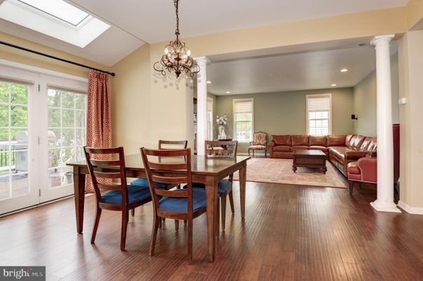 Chandelier, Dining room, Interior, Living room, Recessed Lighting, Wood Texture Flooring