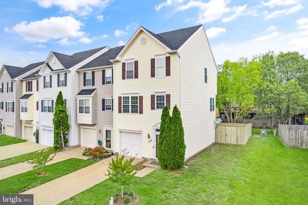 Attached, Backyard, Exterior, Facade, Rowhouse