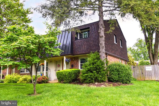 Exterior, Facade, Brick Facade, Cape Cod
