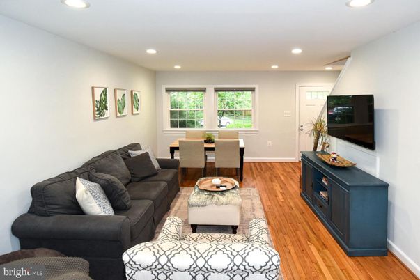 Dining room, Interior, Living room, Recessed Lighting, Wood Texture Flooring