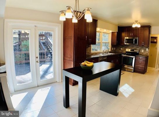 Interior, Kitchen, Pendant Lights, Stainless Steel Appliances