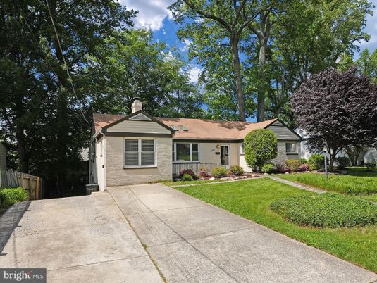 Backyard, Exterior, Facade, Ranch