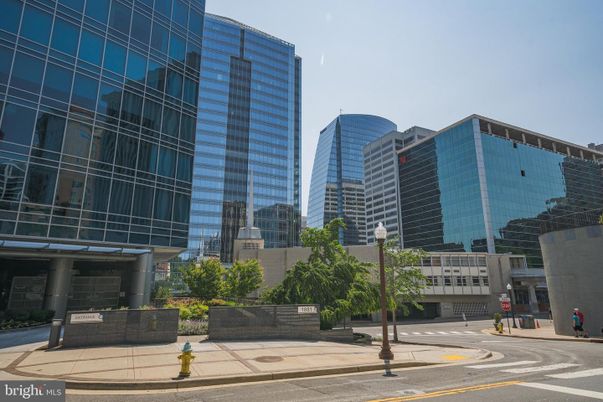Exterior, Facade, Highrise