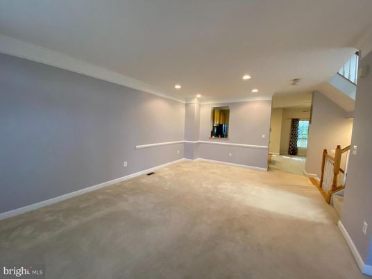 Empty room, Interior, Recessed Lighting
