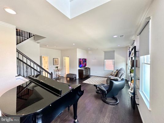 Interior, Piano, Recessed Lighting, Wood Texture Flooring