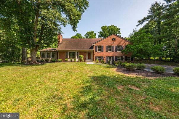 Backyard, Exterior, Facade, Brick Facade, Cape Cod