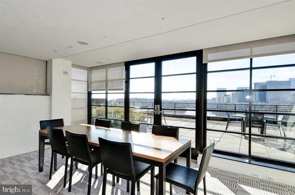 Dining room, Interior, Recessed Lighting, Water