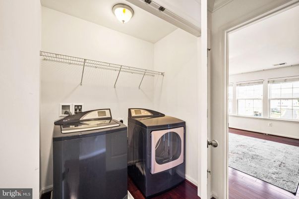 Interior, Utility Closets, Washer, Wood Texture Flooring