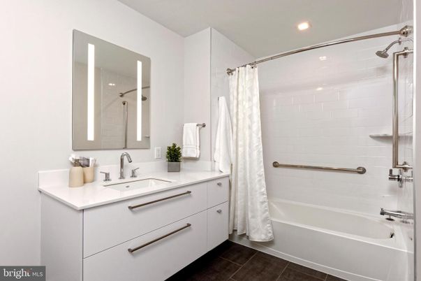 Bathroom, Interior, Recessed Lighting