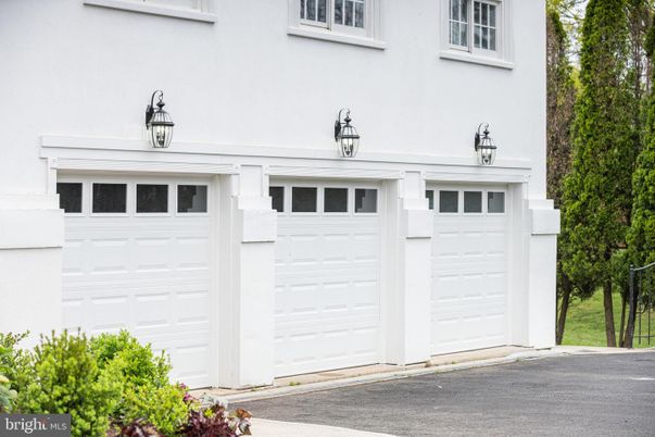 Detached Garage, Exterior