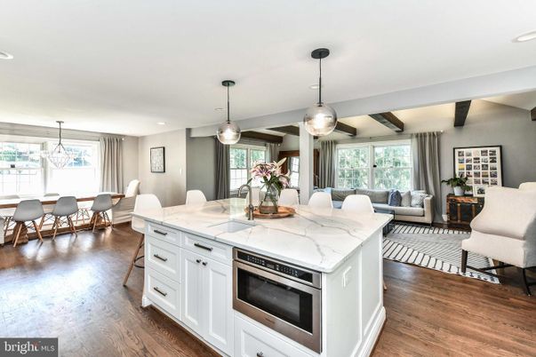 Dining room, Interior, Kitchen, Living room, Pendant Lights, Recessed Lighting, Wood Texture Flooring