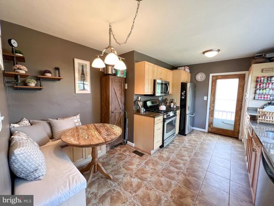 Interior, Kitchen, Pendant Lights, Stainless Steel Appliances