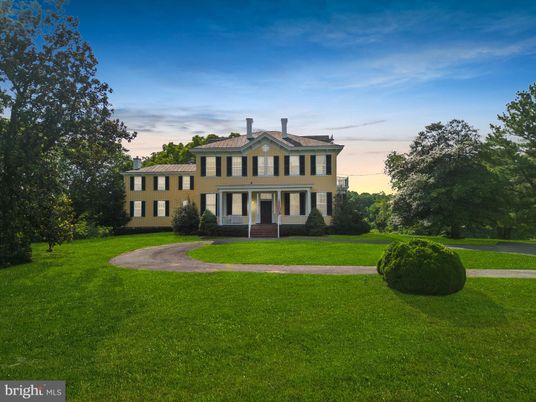 Backyard, Exterior, Facade, Georgian