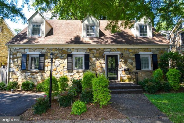 Exterior, Facade, Cape Cod