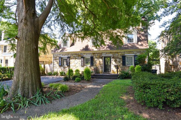 Exterior, Facade, Cape Cod