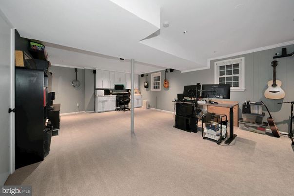 Home Office, Interior