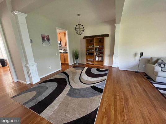 Interior, Pendant Lights, Wood Texture Flooring