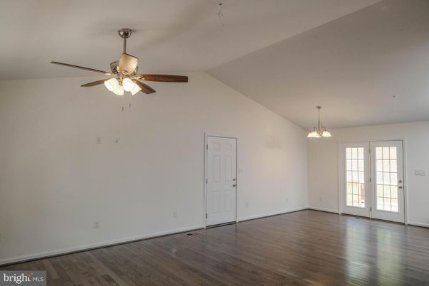 Empty room, Interior, Pendant Lights, Wood Texture Flooring