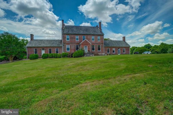 Backyard, Exterior, Facade, Brick Facade, Georgian