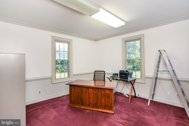 Home Office, Interior
