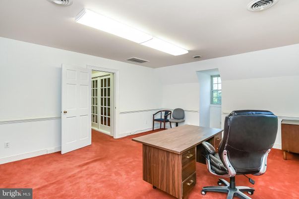 Home Office, Interior