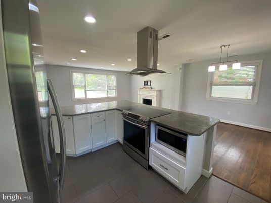 Interior, Kitchen, Pendant Lights, Recessed Lighting, Wood Texture Flooring