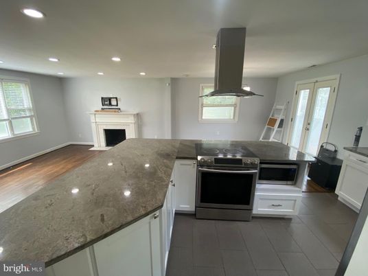 Fireplace, Interior, Kitchen, Recessed Lighting, Wood Texture Flooring