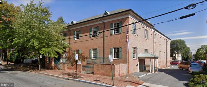 Exterior, Facade, Brick Facade, Rowhouse