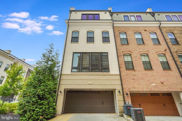 Attached, Exterior, Facade, Brick Facade, Rowhouse