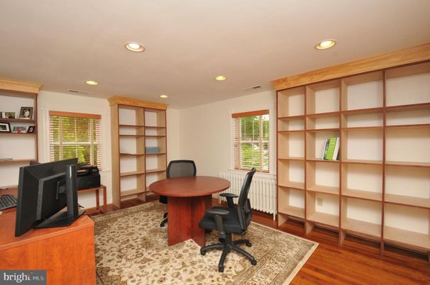 Home Office, Interior, Recessed Lighting, Wood Texture Flooring