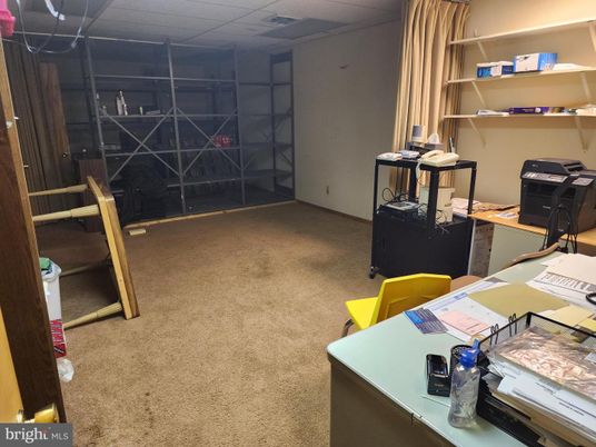 Home Office, Interior
