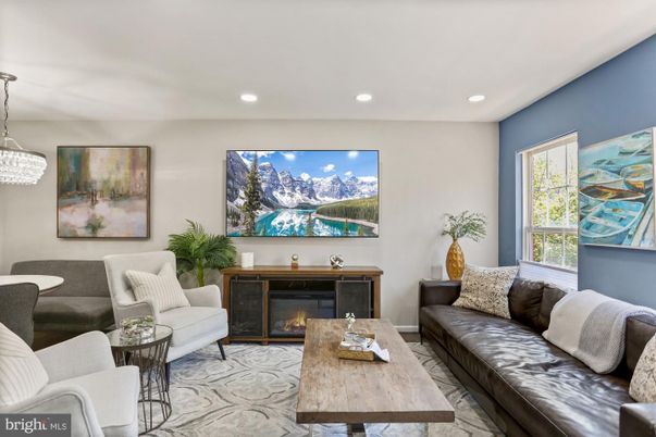 Fireplace, Interior, Living room, Recessed Lighting