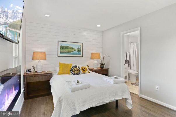 Bathroom, Bedroom, Interior, Recessed Lighting, Wood Texture Flooring