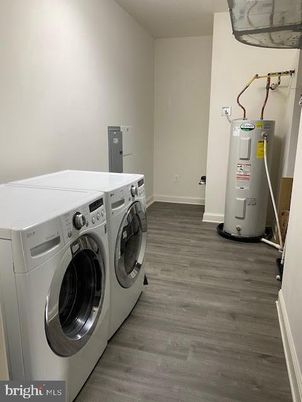 Interior, Washer, Wood Texture Flooring