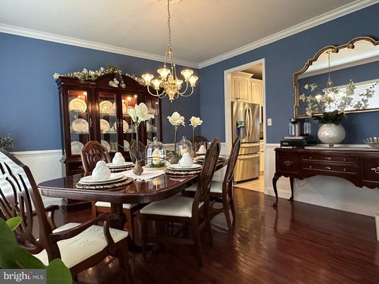 Chandelier, Dining room, Interior, Kitchen, Wood Texture Flooring